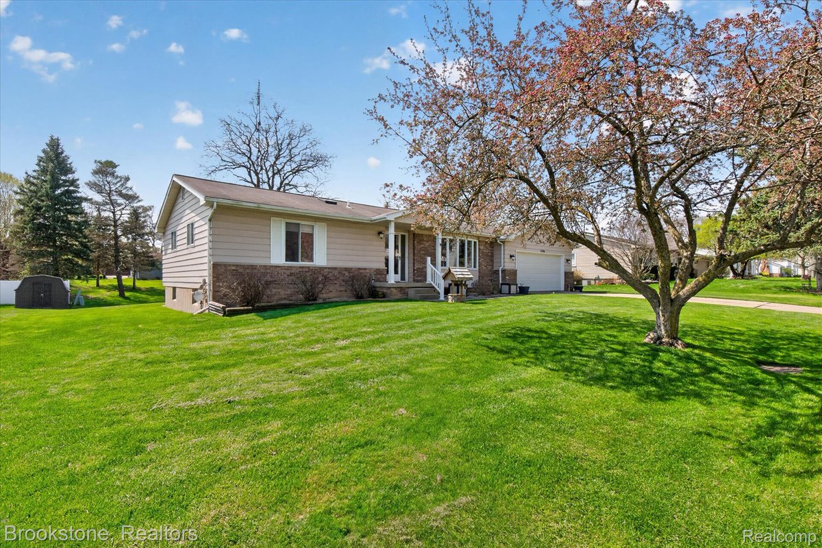KimLunaRealtor's tweet photo. 🏡 PENDING | 📍 1086 Risecliff Drive, Grand Blanc Charter Township, MI 48439-8939
💲 265,000 |  🛏  2 bed  🛁  2 bath  📐 1190 sq. ft.  | 0.28 acres

https://t.co/yGCJJkVVxd https://t.co/NWRiWQvn8N