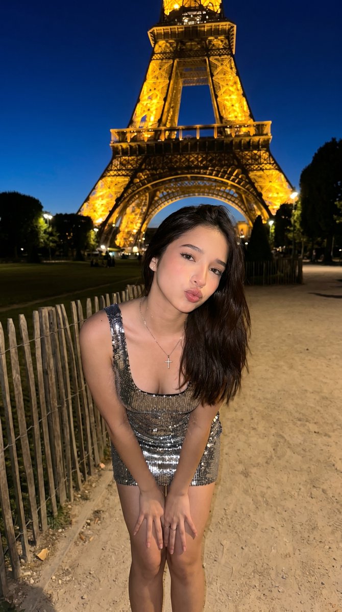 Golden Eiffel Night Selfie in Paris Glow
