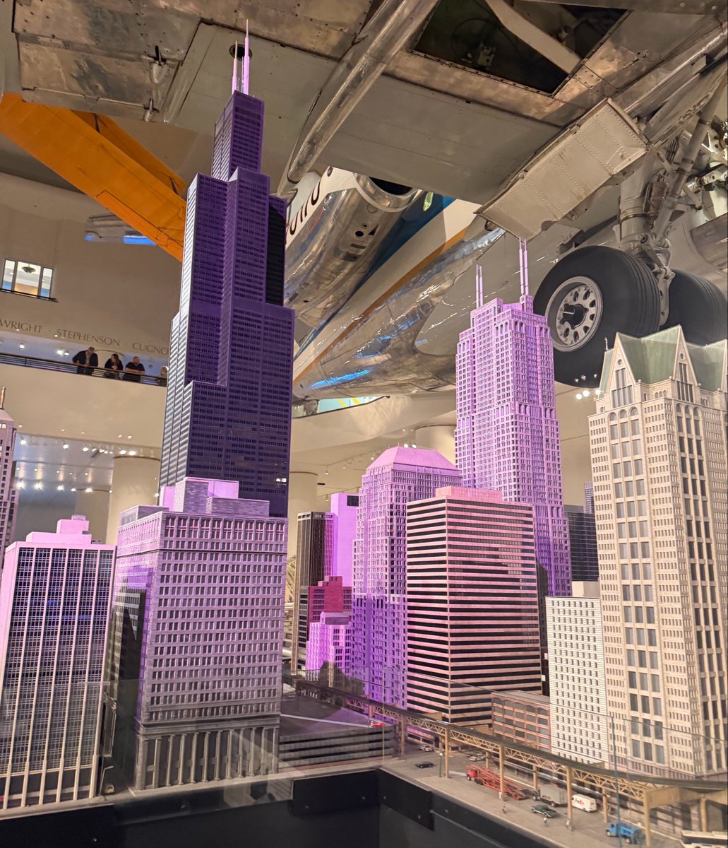 ssadrenityy's tweet image. I love da miniature #chicago