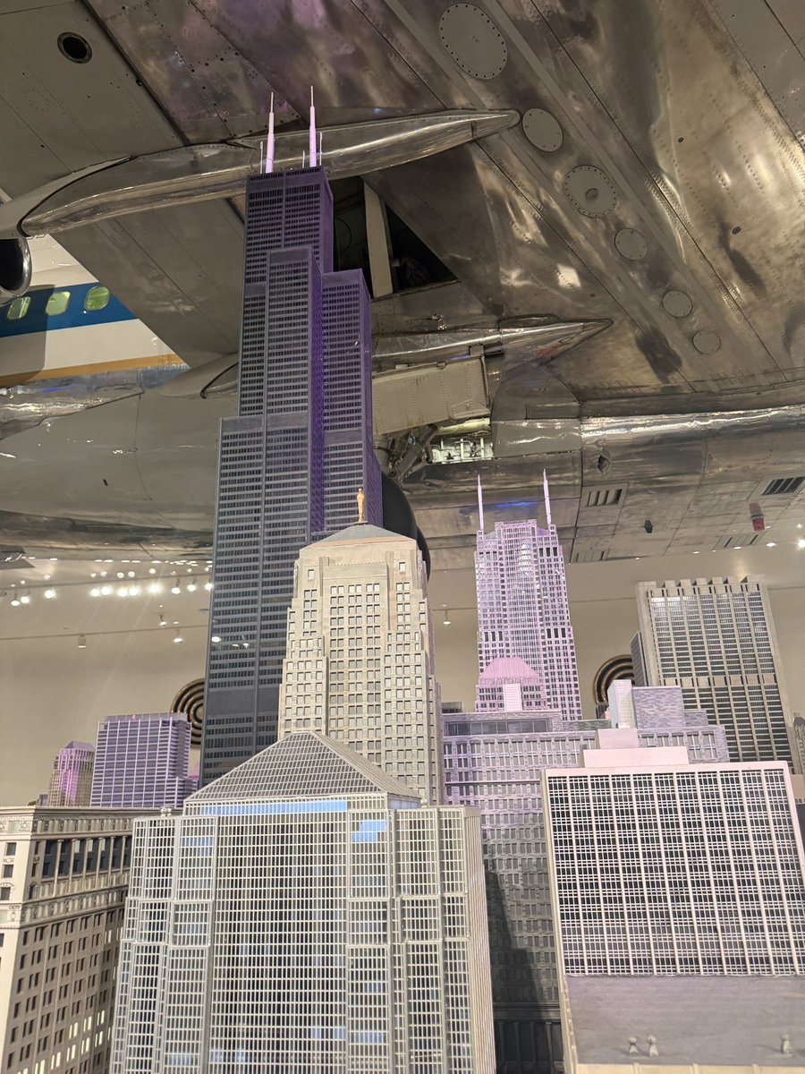 ssadrenityy's tweet image. I love da miniature #chicago