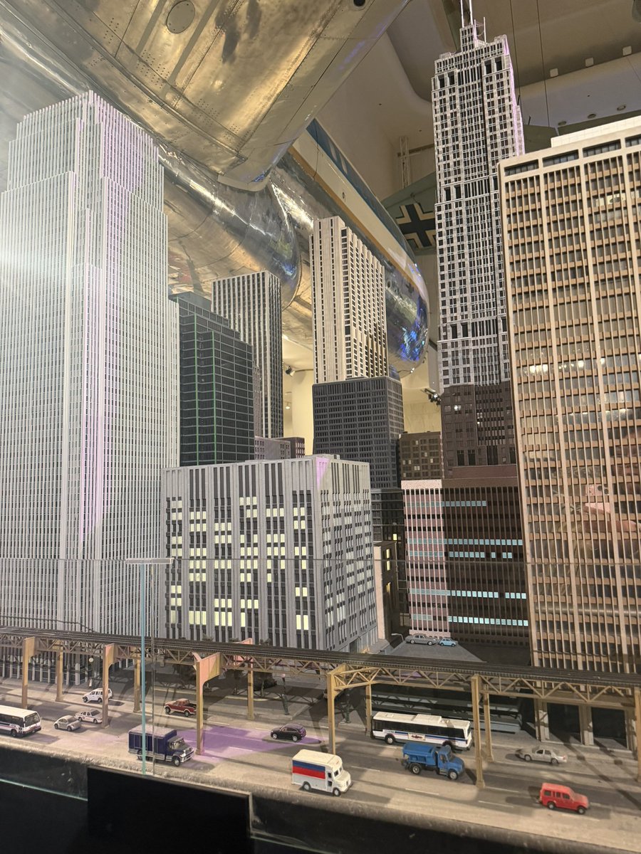 ssadrenityy's tweet image. I love da miniature #chicago