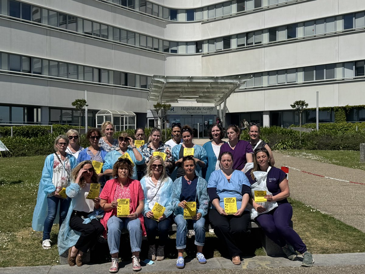 MARJAN0207's tweet photo. Les infirmiers  libéraux du pays de Lorient seront sur le parking
➡️ du Centre Hospitalier Bretagne Sud à #Lorient 
🕐Lundi 27 à 13h

pour expliquer aux patients, famille et à nos collègues salariés pourquoi il devient compliqué de trouver un infirmier à domicile  . 
#idel #fni https://t.co/Y5JF466Psx