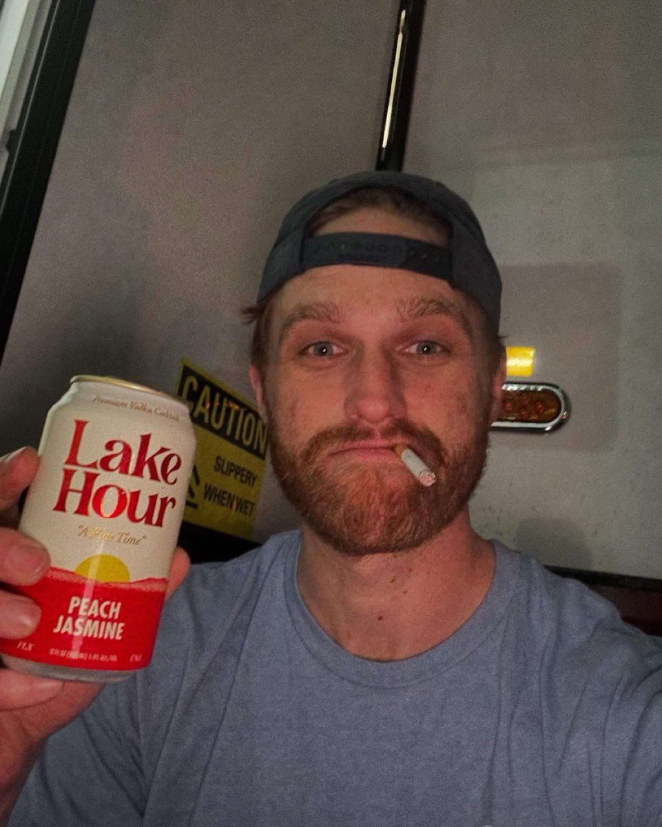 vvyattrussells's tweet photo. god i'd suck the life out ofnyou bro https://t.co/YTxzz7fuUD