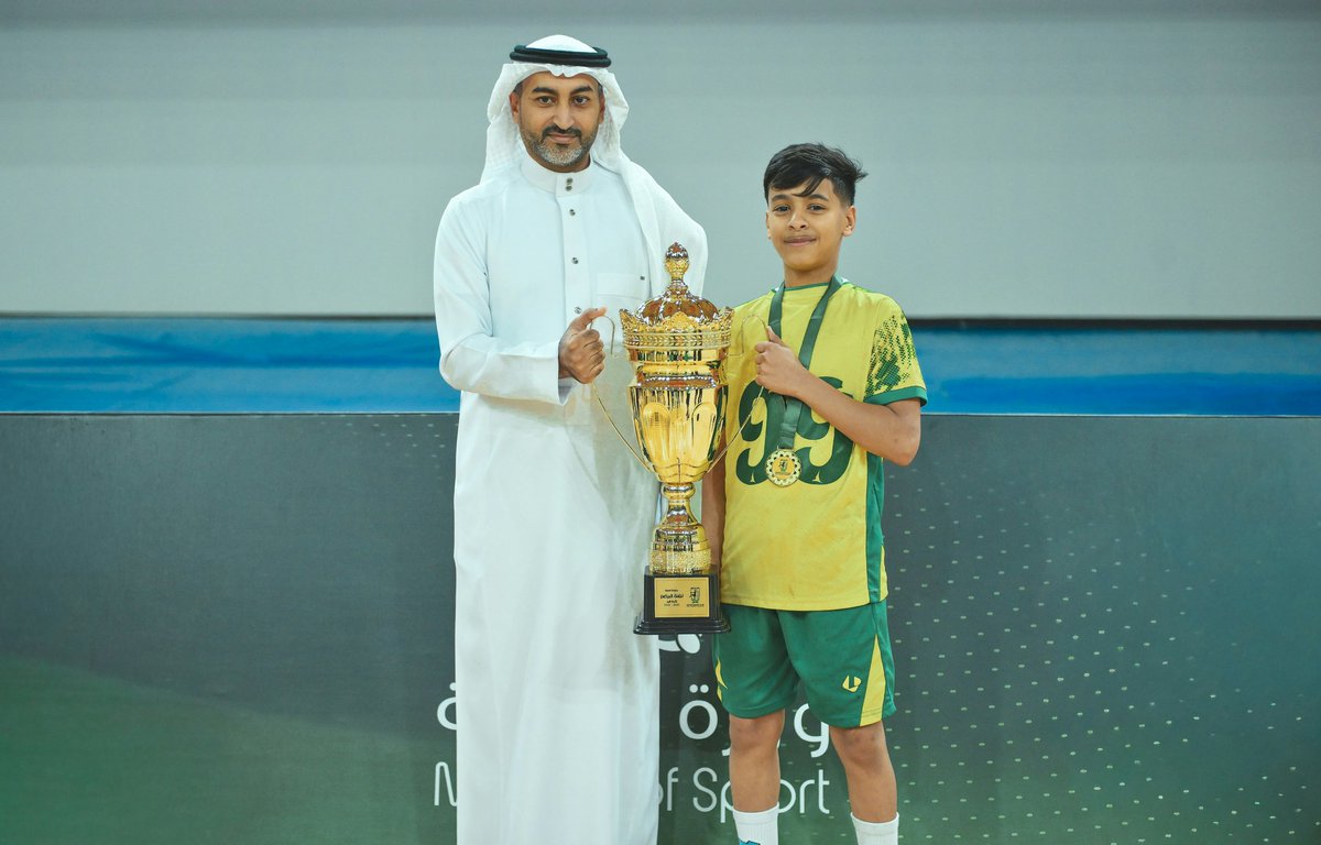sahfksa's tweet photo. 📸 لقطات من تتويج الخليج بطلًا للنسخة الأولى من #نخبة_براعم_اليد 🏆 https://t.co/aEJu2dbLOb