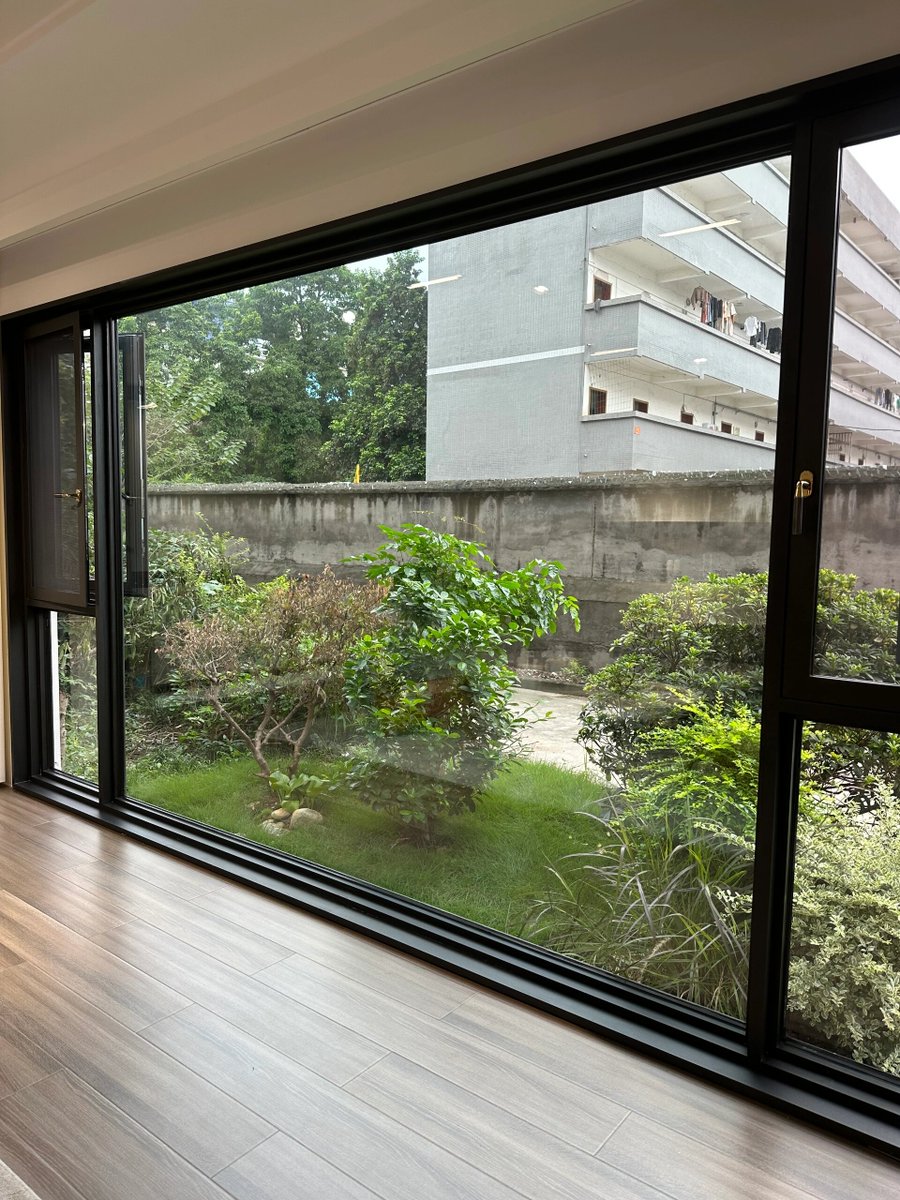 Sasha Bezvolenko tweet media