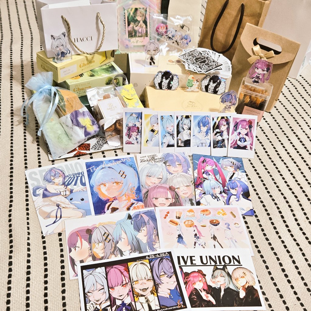 misu__0300's tweet photo. 每一次都能收到這麼多心意 真的打從心底感謝所有真誠交流的人 特別開心因為LU能認識到大家 ；；
再次謝謝LU讓我們相識😭🙏🏻🙏🏻 https://t.co/PKFbMX3tIC