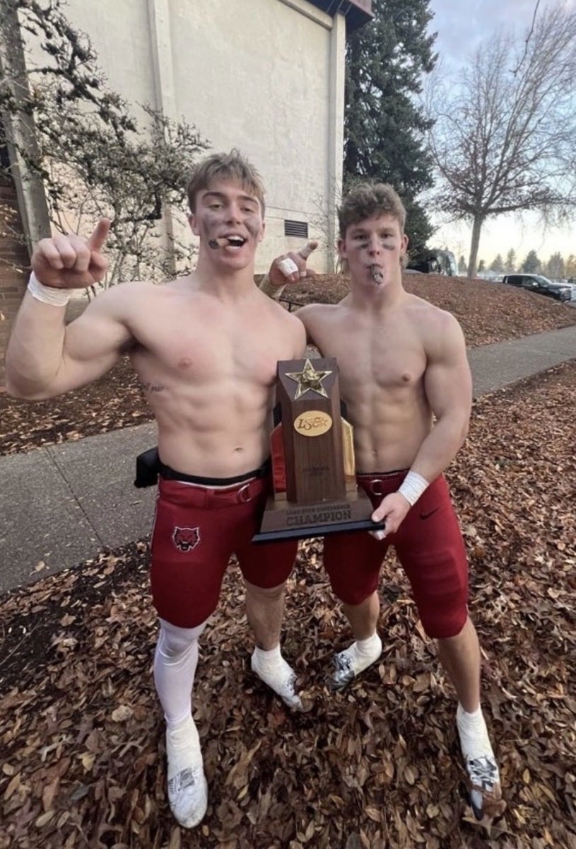 str8boydick's tweet photo. big horny football jocks will always be my weakness https://t.co/xDH2FX4TfV