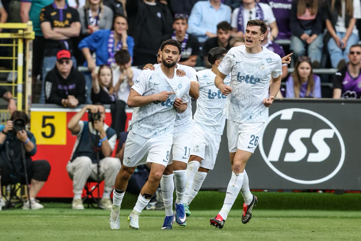 ⏸️ L’Union mène 1-2 à Anderlecht !

Après un début de match maîtrisé on aura réussi à relancer Anderlecht en étant plus fébrile et nerveux derrière. 

Votre avis ? 🤔

#ANDUSG 💛💙