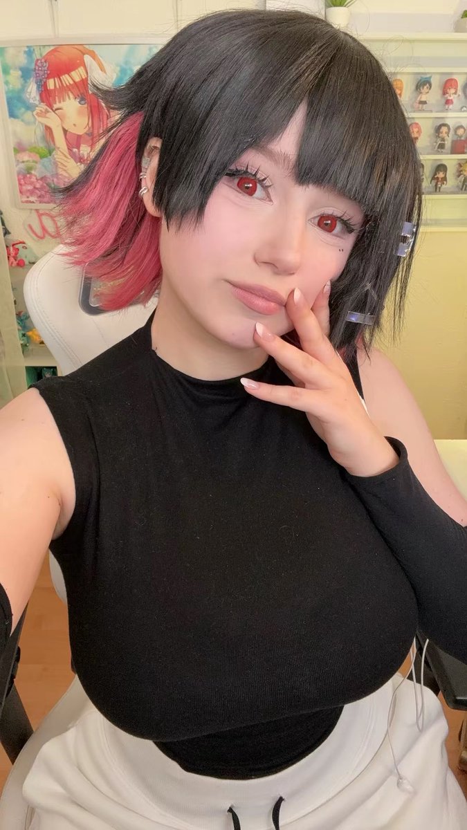 Mina 🪷 twitch.tv/upminaa tweet media