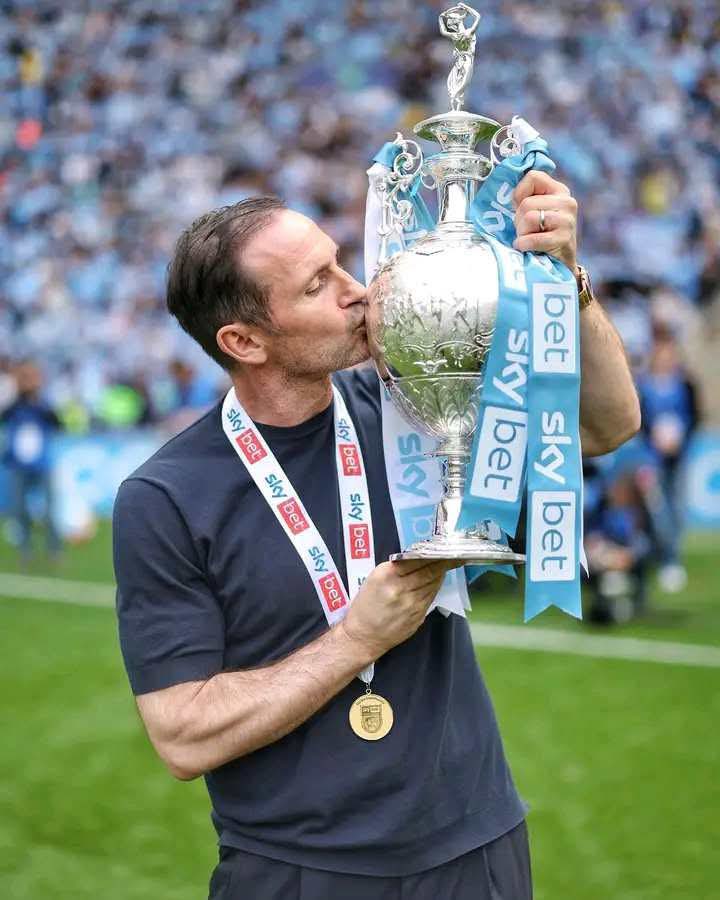 Just Chelsea tweet media