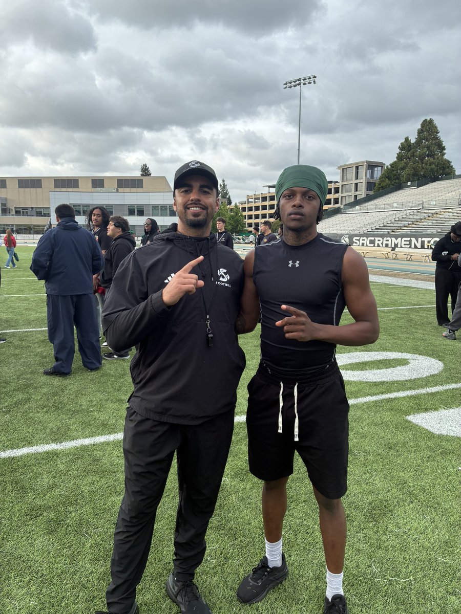oshacasey6's tweet photo. Thanks For Having Me For The Spring Game. Stingers Up 🐝👆🏿! @dakari_monroe21 @Nique2Coach @CoachAdamClark @CoachKrich79 https://t.co/D59fgCN7Zv