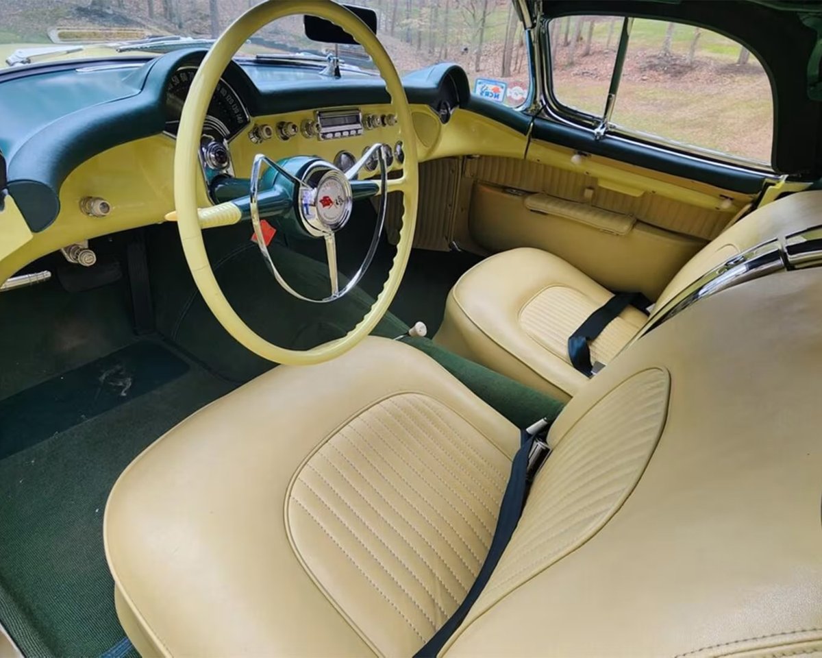 Barrett_Jackson's tweet image. Timeless from the top down. This 1955 @Chevrolet #Corvette convertible sold for $247,500 at the 2026 #PalmBeach Auction.

Learn more: bit.ly/PB26TW-1955Che…