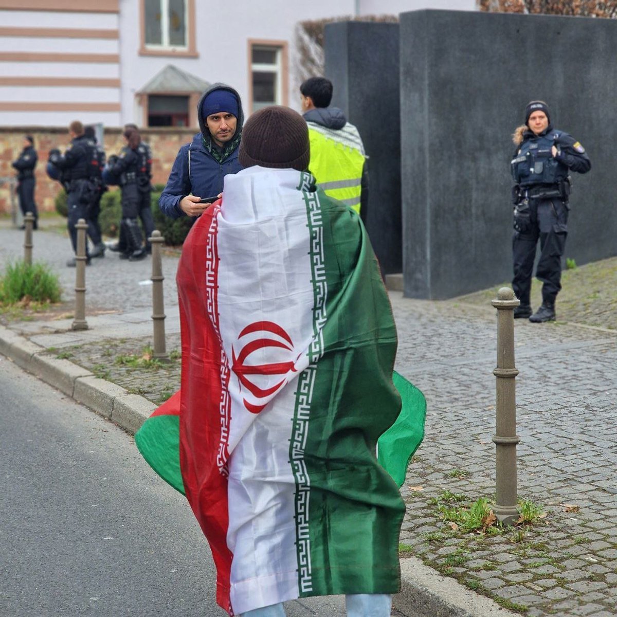 امید ملایی tweet media