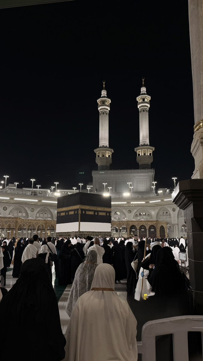 _Re11o's tweet photo. وَجَّهت وَجهِي نَحوَ بَابِكَ رَاجِيًا 
وَالحَالُ لَا يَخفَىٰ وَأنتَ عَلِيمُ https://t.co/XGMaJrf2Tl