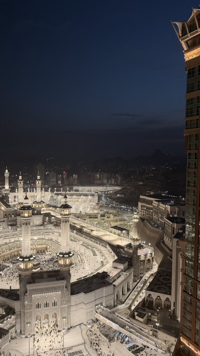 _Re11o's tweet photo. وَجَّهت وَجهِي نَحوَ بَابِكَ رَاجِيًا 
وَالحَالُ لَا يَخفَىٰ وَأنتَ عَلِيمُ https://t.co/XGMaJrf2Tl