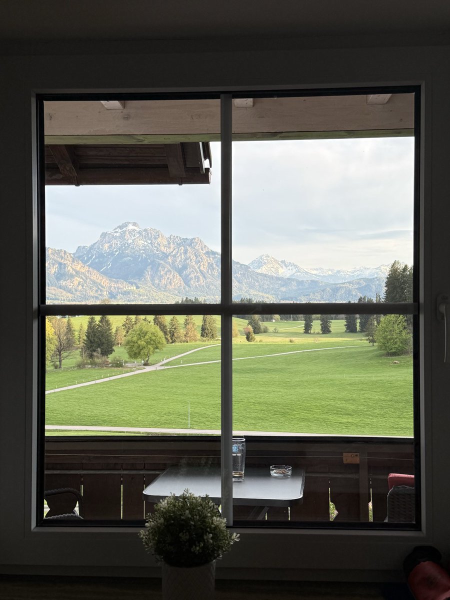 Als dit toch je uitzicht is … #Allgäu 
Zuid-Duitsland zoals je het graag hebt.