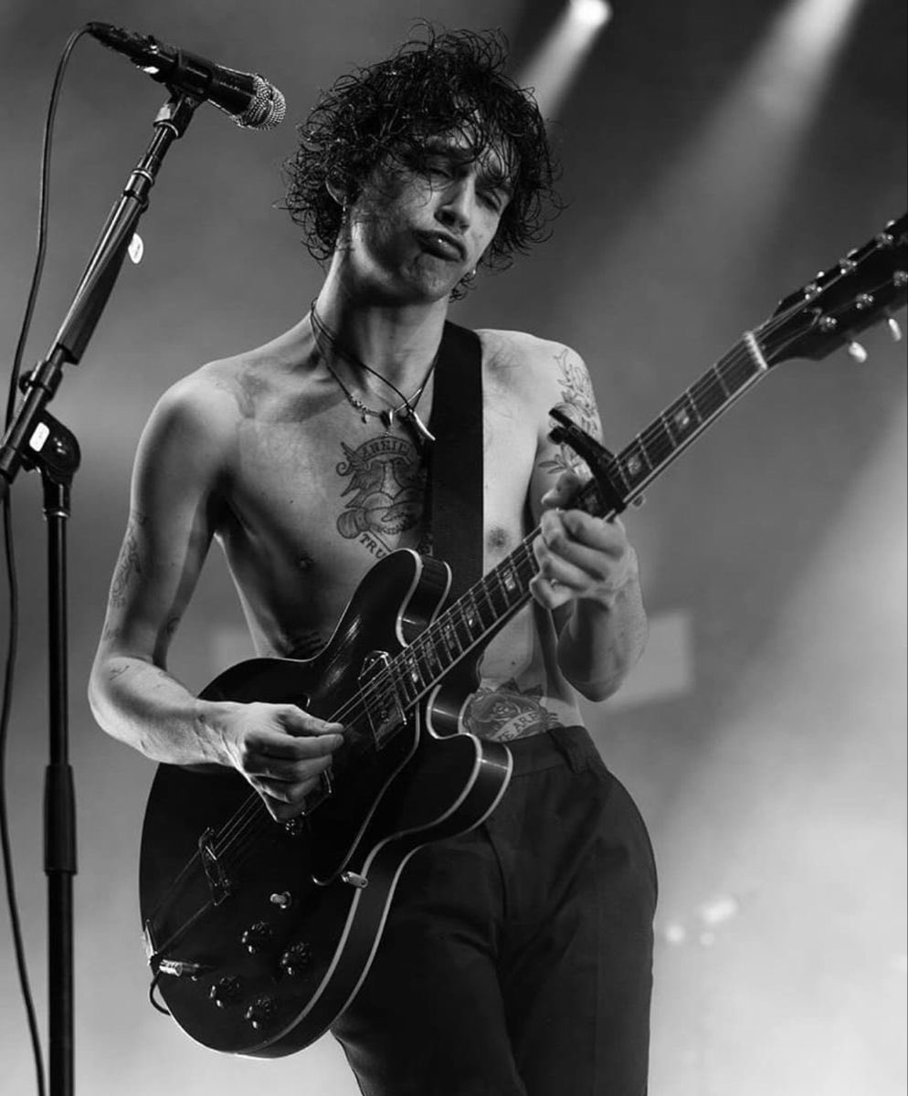 matty healy daily tweet media