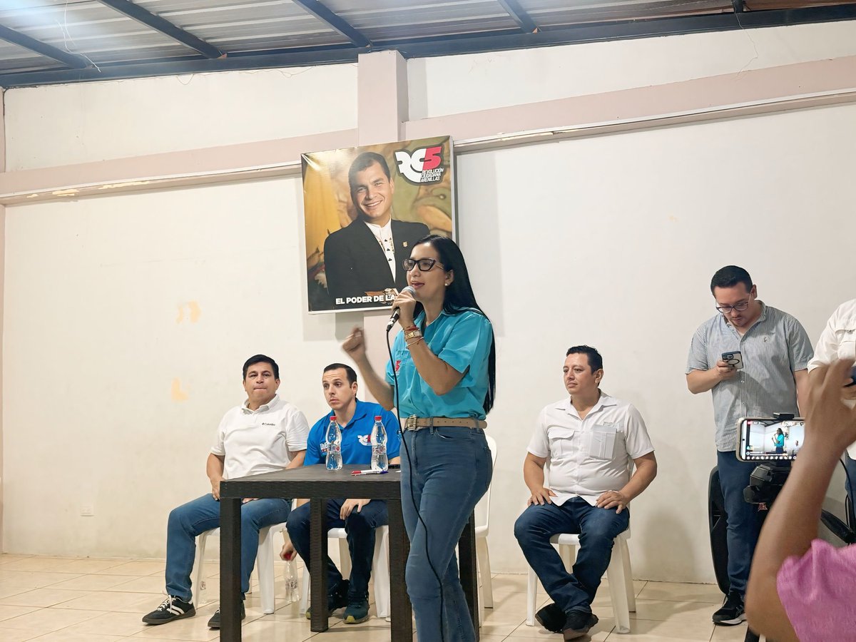NoemiCabreraCh's tweet photo. Asamblea Cantonal Arenillas 🟢🔴🟢
Un espacio de encuentro, organización y compromiso con la gente. Seguimos fortaleciendo la estructura desde el territorio, escuchando a la ciudadanía y construyendo juntos el camino hacia un mejor futuro.
#RC5 #Arenillas 
#RCSeFortalece 
@RC5Oficial 
@RC5ElOroOficial