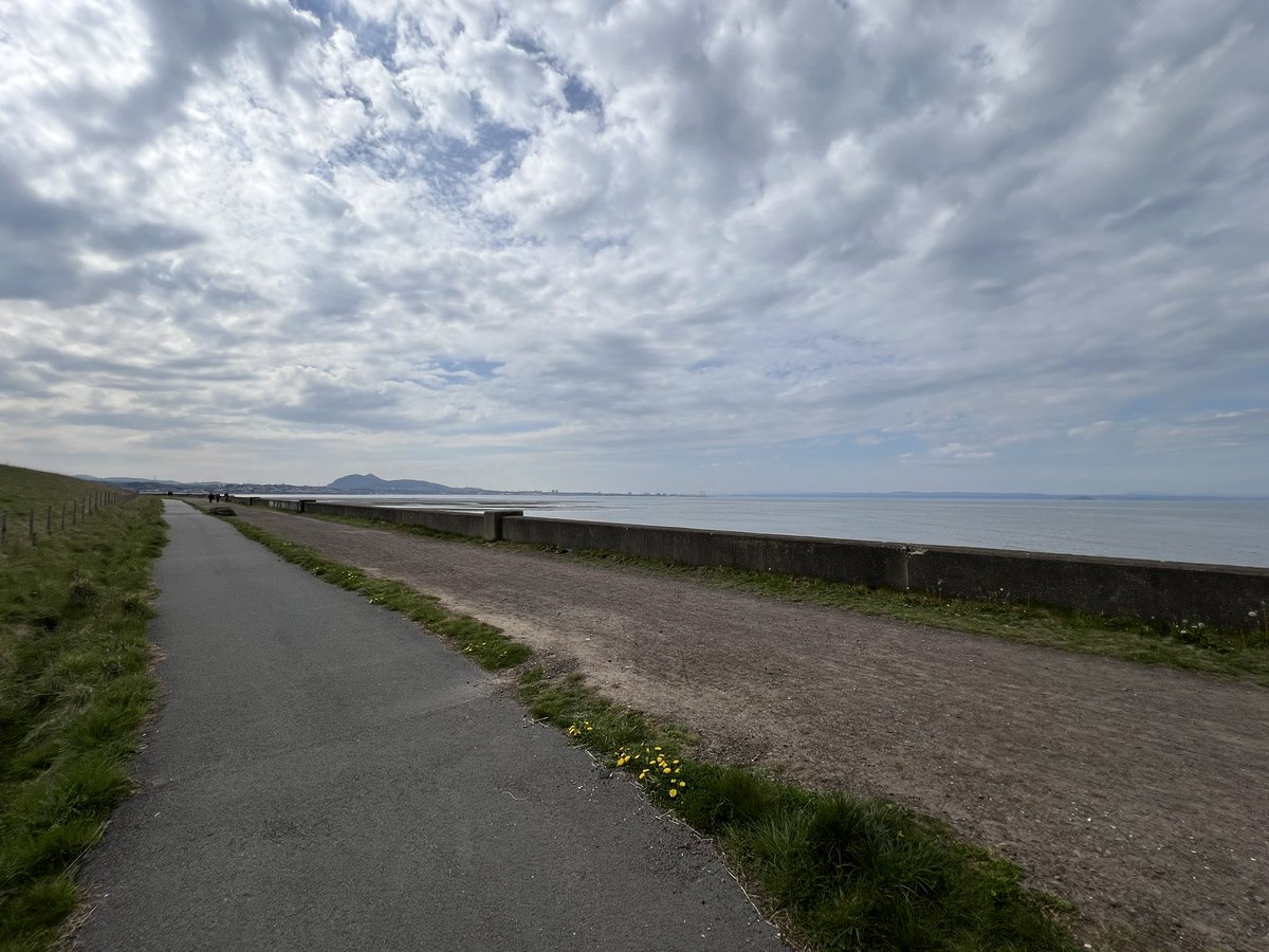 TimBonner1973's tweet photo. 3 mile progression run in the sun. Really not sleeping well at the moment and motivation is at an all time low. Running in the sun helps though. https://t.co/5DdnIoCR41