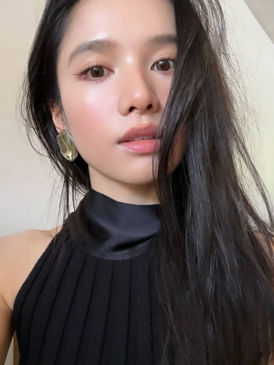 TedFz23099's tweet photo. 今晚张静怡妈妈的目光一直盯着我的鸡巴……

我用浓稠肮脏的精液把她的洞都灌满了，连她的脸也灌满了……可能还有哪个乞丐也往她身上喷了💦👅 https://t.co/BBmGTckd4q