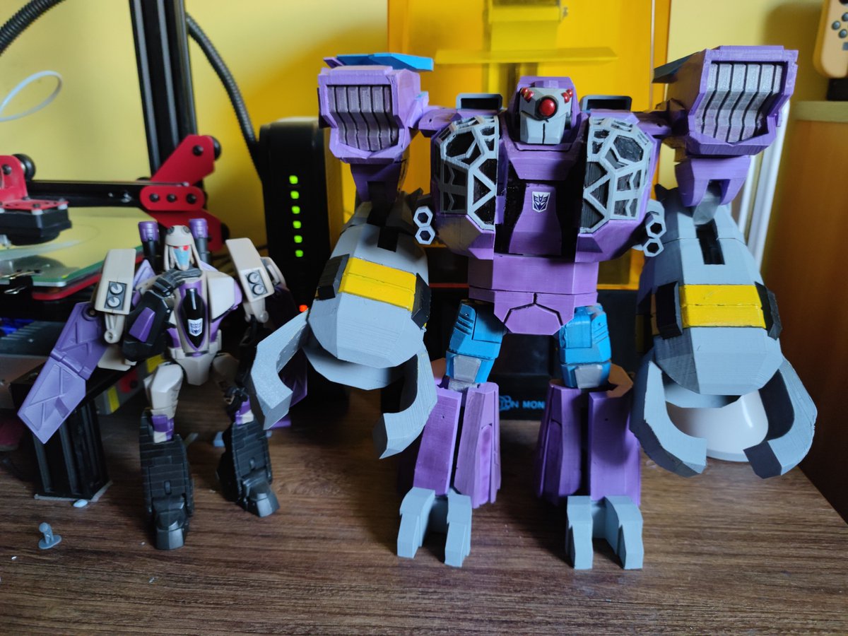 AngelusHUN's tweet photo. @EldrickTheForge @camzilla51 @Sam_Makes_Toys The colours are amazing. It was my first print from Sam mine just a bit bigger. 😅 Hm I should reprint mine with a better colours. https://t.co/OnGc6dSqZ9