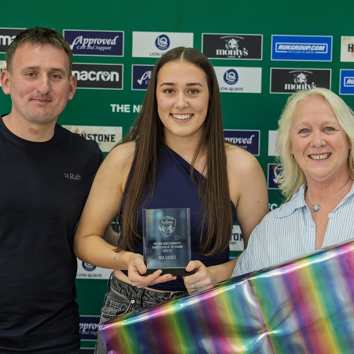 tnsfcwomen's tweet photo. Last night, we hosted our end-of-season awards evening at Park Hall Stadium 🎉

A big thank you to everyone who joined us as we celebrated the successes of the 2025/26 campaign 🙌

Click below to see the full list of winners 👇

https://t.co/xWGxGXrRun

#TNSFC https://t.co/rtLHjlswPv