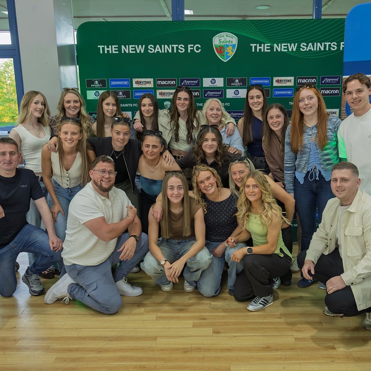 tnsfcwomen's tweet photo. Last night, we hosted our end-of-season awards evening at Park Hall Stadium 🎉

A big thank you to everyone who joined us as we celebrated the successes of the 2025/26 campaign 🙌

Click below to see the full list of winners 👇

https://t.co/xWGxGXrRun

#TNSFC https://t.co/rtLHjlswPv