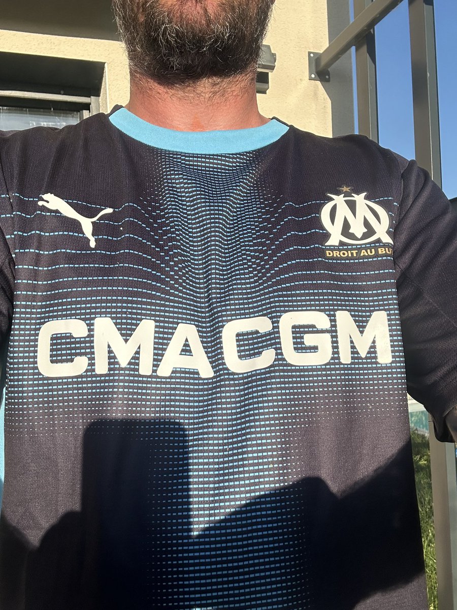 Allez l’OM !
Ce soir, comme chaque soir depuis 1991, je serai derrière toi malgré les désillusions, l’envie de te voir disparaître de ma vie parfois, mais Marseillais pour la vie, pour les bons et les mauvais moments. 
Nissa Merda
