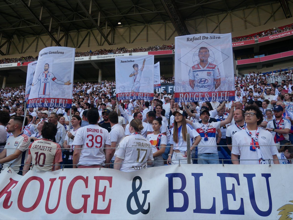 Rouge & Bleu tweet media