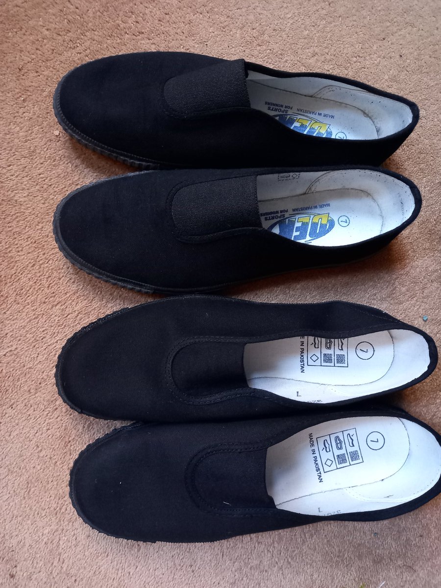 EurimcoP's tweet photo. @MikaylaAmbrose @Kezmoid @BigBearF1 Oops , I still wear them ! https://t.co/ezb6AzjfMc