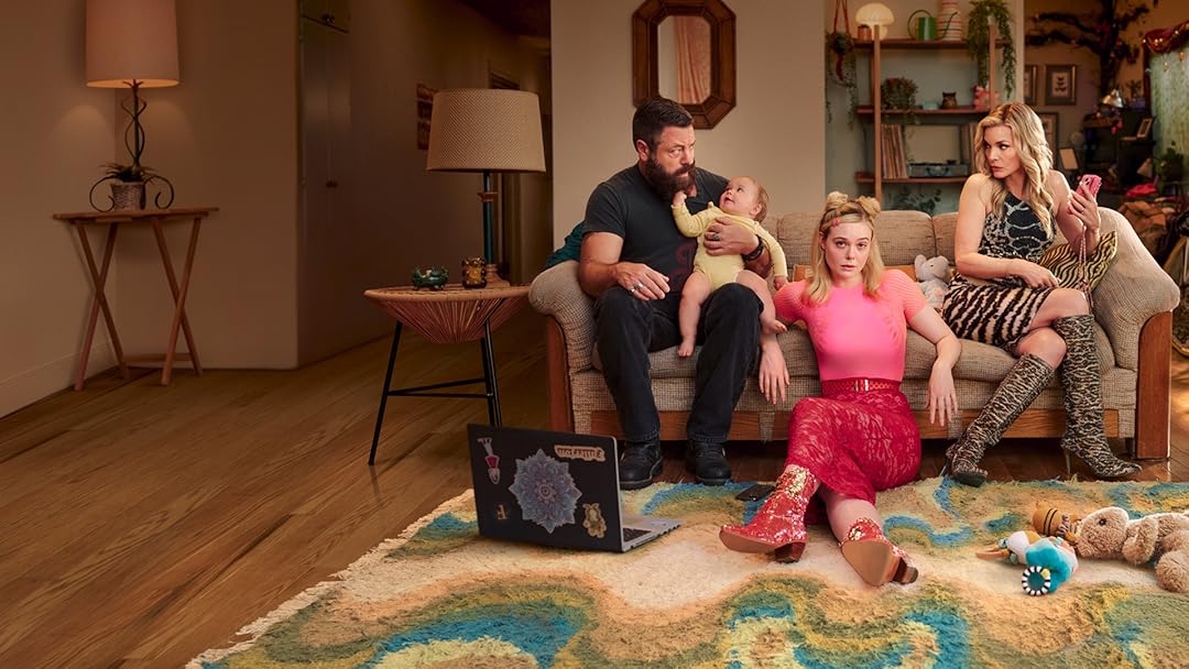 dies_juan's tweet photo. Margot tiene problemas de dinero. Serie en @AppleTV 
Porqué? Porque es divertida pero profunda, desequilibrada pero ordenada: ¿postmodernismo? 
Un fino equilibrio entre guión, personajes y puesta en escena para un espectador/a tal vez como tú. 
#AdaptacionLiteraria  #ElleFanning https://t.co/VLY8HNNdw6
