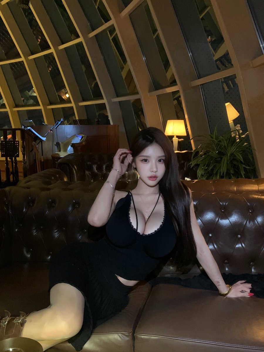 T s乐昕anan tweet media