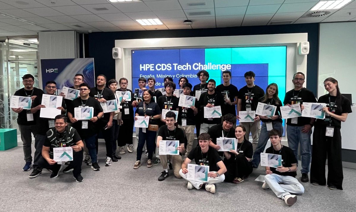 HPE_Espana's tweet photo. 🎉 ¡Ayer conocimos al equipo ganador de la V edición del #TechChallenge de HPE y @HPECDS_ES! Enhorabuena al equipo "Tres días de gracia del IES San Clemente de Santiago de Compostela" por su innovadora propuesta sobre gestión inteligente de emergencia basada en gemelos digitales, que les ha llevado a alzarse con la victoria y conseguir prácticas en HPE. 🏆
Este año, el talento ha brillado desde Colombia, México y España, demostrando el gran nivel internacional de la competición. 🌍
La entrega de premios contó entre otros expertos, con José de la Uz Pardos, Alcalde de Las Rozas y Presidente de Las Rozas Innova S.A. y Esther De Gaspar, directora general de HPE CDS España.
🙌 ¡Gracias a todos los finalistas por confirmar que el futuro tecnológico está en grandes manos! 👏
Conoce todos los detalles: https://t.co/lSBXue0xJt