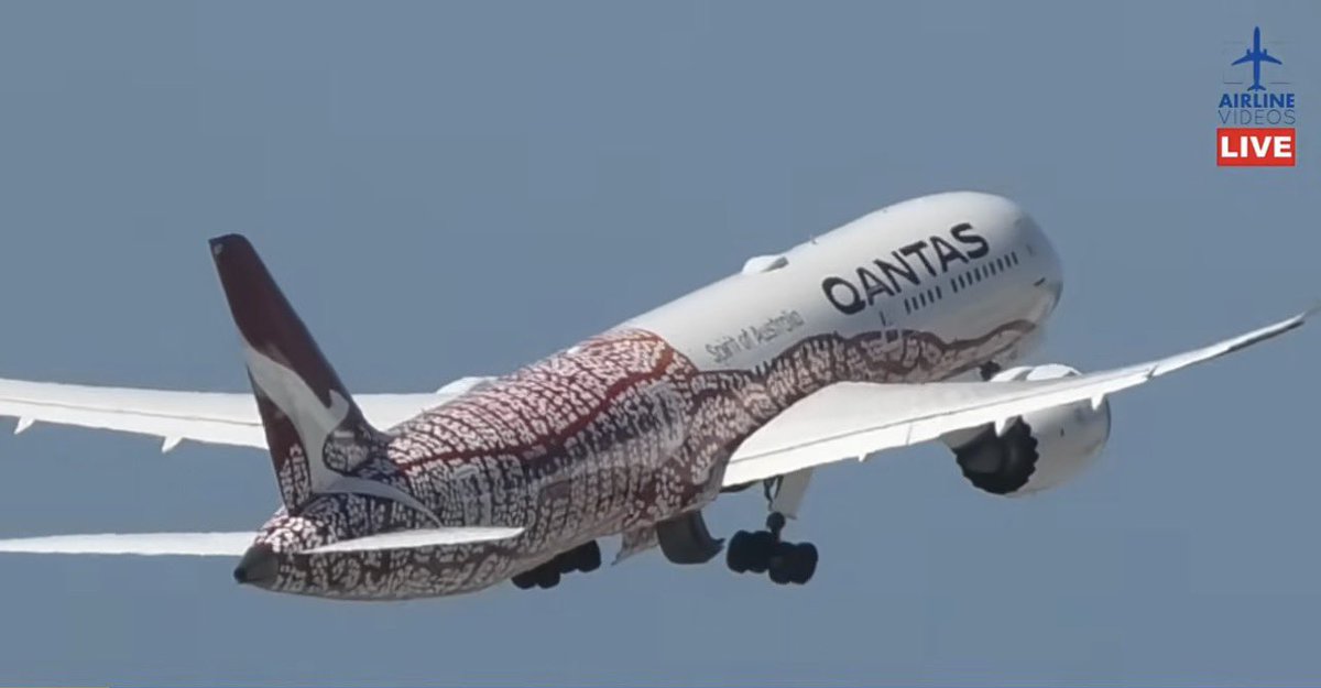 airlinevideos's tweet image. It’s a beautiful day for some LAX plane spotting ✈️🌴☀️🕶️ Join us for amazing views from high atop the H Hotel! 
#aviation #airport #losangeles 

🔴LIVE LOS ANGELES (LAX) AIRPORT ACTION! (April 26th, 2026) youtube.com/live/xy0uuQvKs… via @YouTube