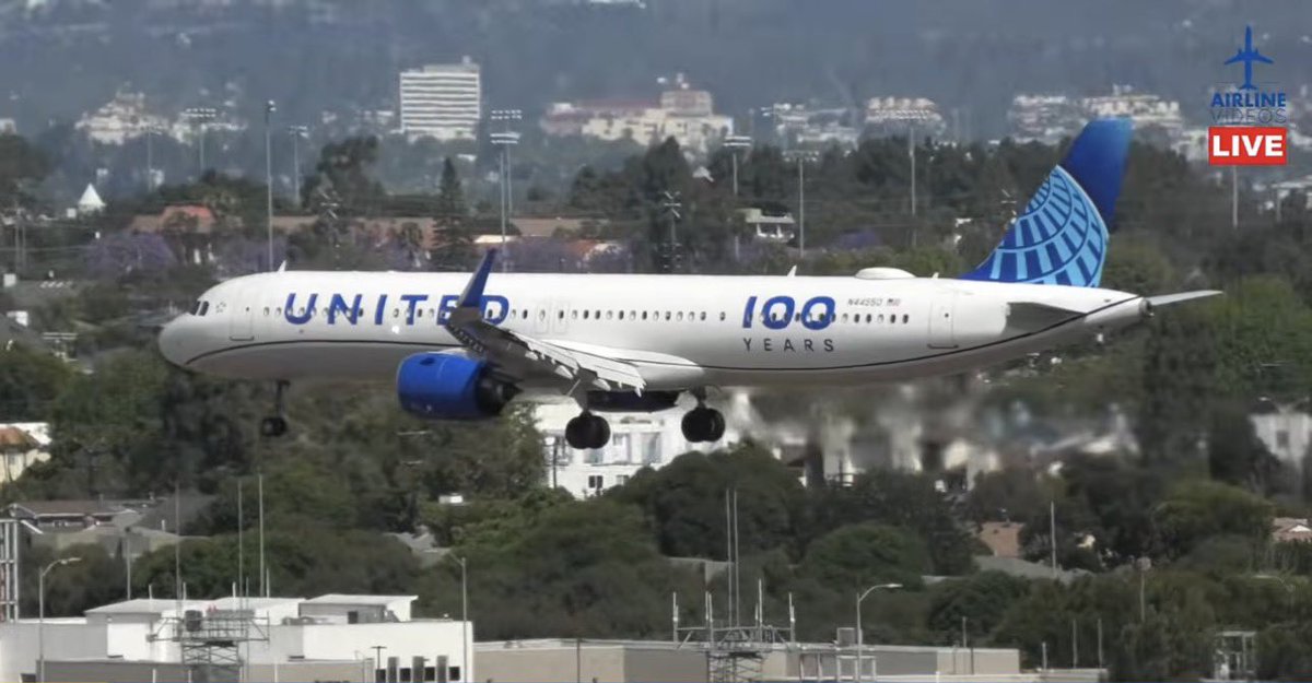 airlinevideos's tweet image. It’s a beautiful day for some LAX plane spotting ✈️🌴☀️🕶️ Join us for amazing views from high atop the H Hotel! 
#aviation #airport #losangeles 

🔴LIVE LOS ANGELES (LAX) AIRPORT ACTION! (April 26th, 2026) youtube.com/live/xy0uuQvKs… via @YouTube