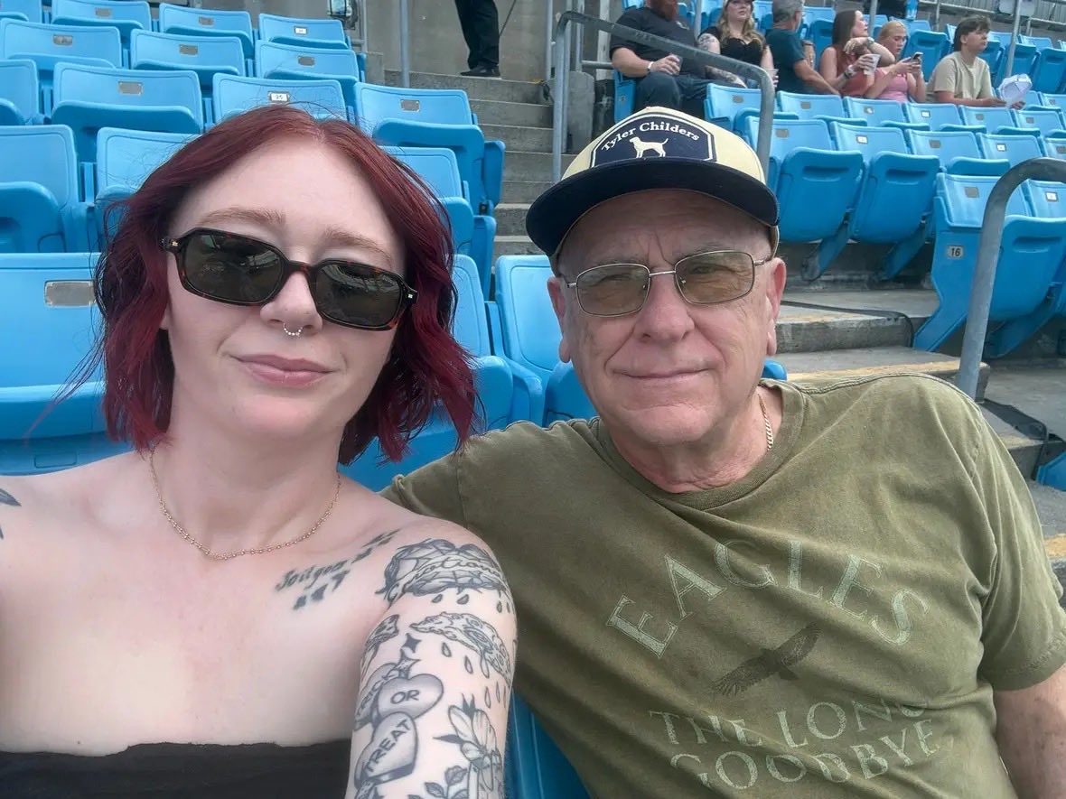 rlw0010's tweet photo. @kevinsjuts @zachlanebryan @BellaSjuts Me and my dad last weekend! https://t.co/jrjWkBClY7