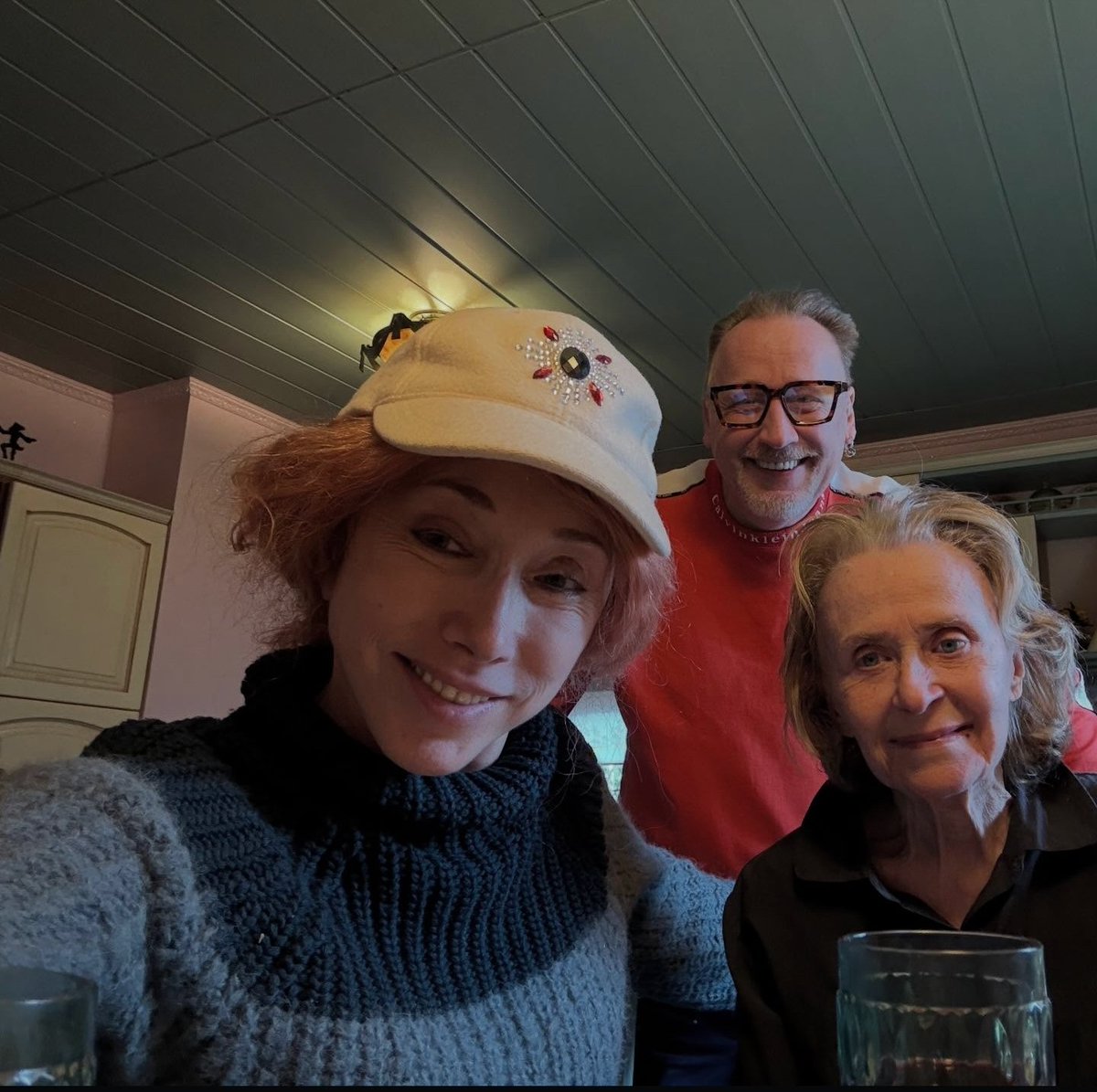 Хуяк, вы слушали Маяк! tweet media