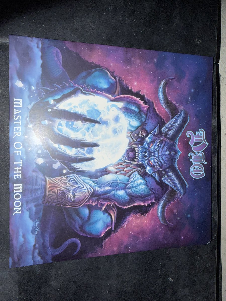 TommyGun717's tweet image. #Moon #Vinyls #Pink #Floyd #DIO #Def #Leppard