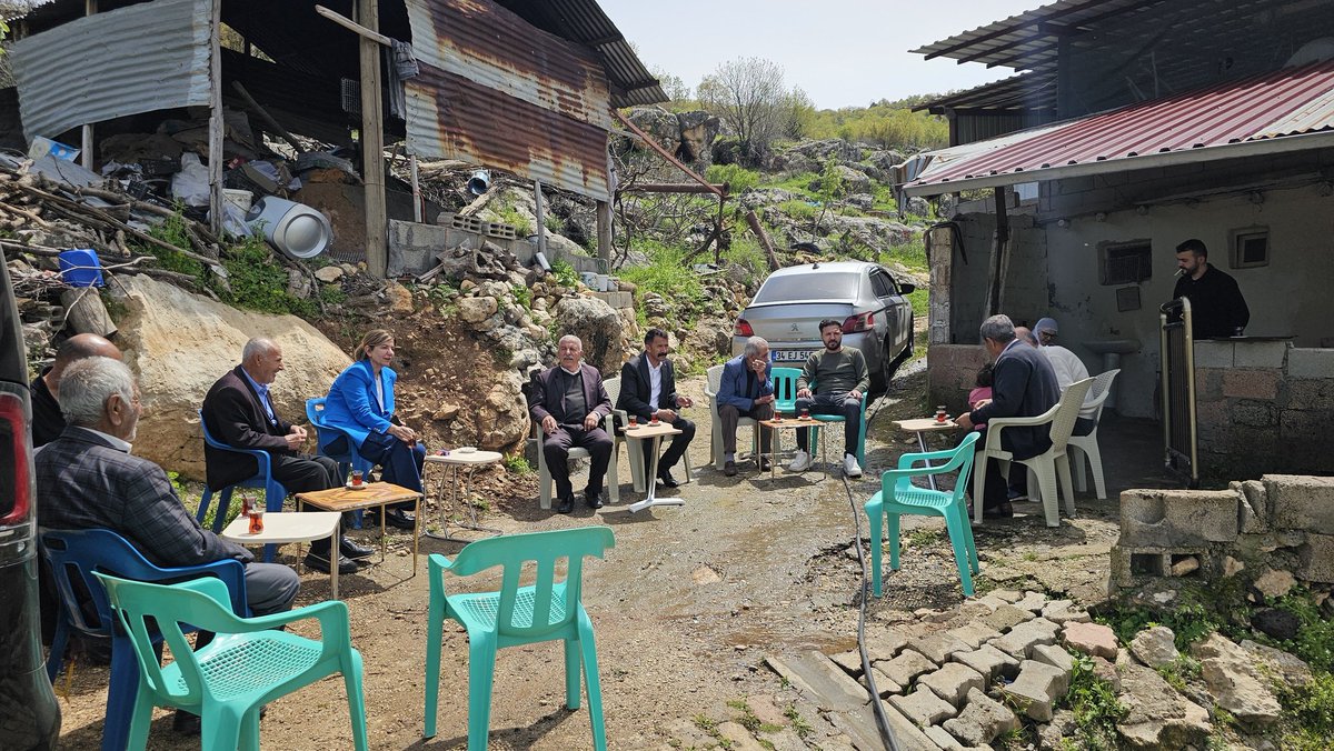SeyhmuzEz's tweet photo. AK Parti Diyarbakır Milletvekili Suna Kepolu Ataman, Diyarbakır için gece gündüz çalışan, mücadele eden; sokakta, mahallede ve köyde milletin yanında olan bir isimdir.
Halkla iç içe duruşu, samimiyeti ve her kesime ulaşan gayretiyle adeta herkesin ablası gibi hareket eden Ataman, ihtiyaç duyulan her an vatandaşların yanında yer almaktadır.
Cumhurbaşkanımızın ifade ettiği gibi; “Biz millete efendi olmaya değil, hizmetkâr olmaya geldik.” şiarıyla çalışan Suna Kepolu Ataman, Diyarbakır’da milletin yanında olmaya ve hizmet üretmeye devam etmektedir Allah razı olsun.
@RTErdogan 
@Kepoluasuna