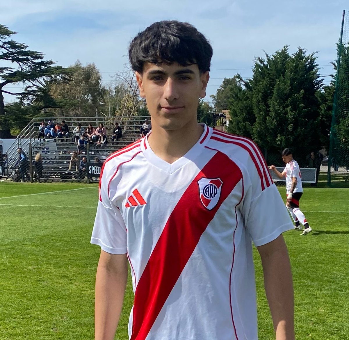 ⚠️❌️ Veo muchos memes y chistes sobre el debut de Silva vs Aldosivi y quiero decirles algo.

Me dan vergüenza, que se rían o tomen en joda el debut de un chico de nuestro semillero.
Aparte duro lo que duré cuando debute, así que pibe TE BANCO ✋️❤️

YA VAS A DURAR MÁS. SALUDOS