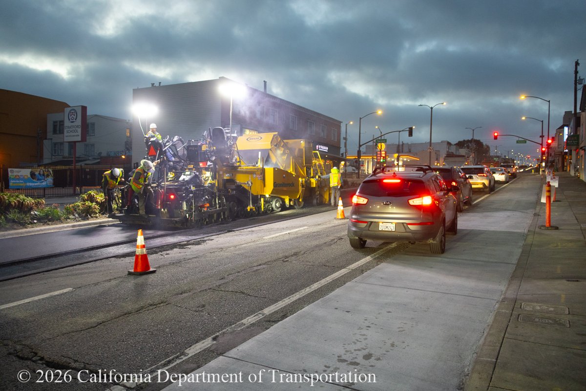 CaltransD4's tweet image. #UPDATE: Crews paved 2 of 3 lanes on 19th Ave (Sloat Blvd → Lincoln Way).
Please use Sunset Blvd as a detour and keep the remaining lane open for local access.
Info: 510-286-0319 | sfhighwayprojects.com #Fix19  #BayArea  #FAB4SF