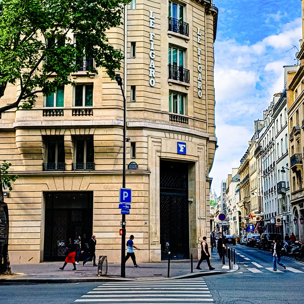 Rosebid2's tweet image. Spoiler alert 
Even though I may appear as arrogant or vain I'm humble and low profile 
Believe me 🙂

#tweet
#Paris