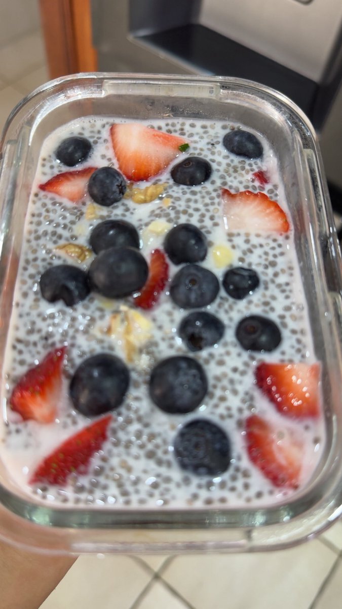 chaoticalm_090's tweet photo. Sunday cheat code 🤪
#ChiaPudding https://t.co/BSQG2I5r6X