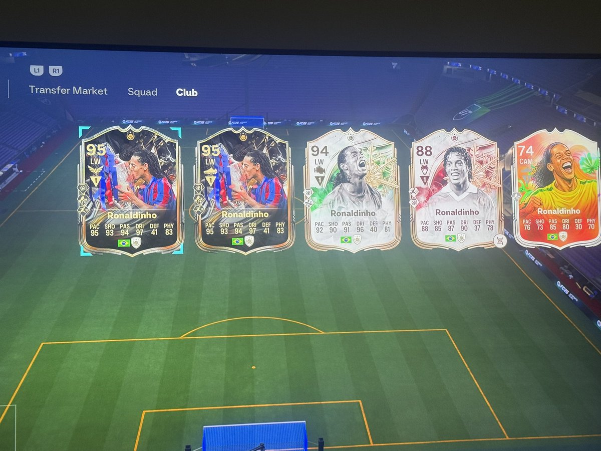 Jerry1292's tweet photo. @FUT_Accountant Nate I packed   R10 again from 89 icon upgrade lol 😂 https://t.co/DPQnQfmJiO