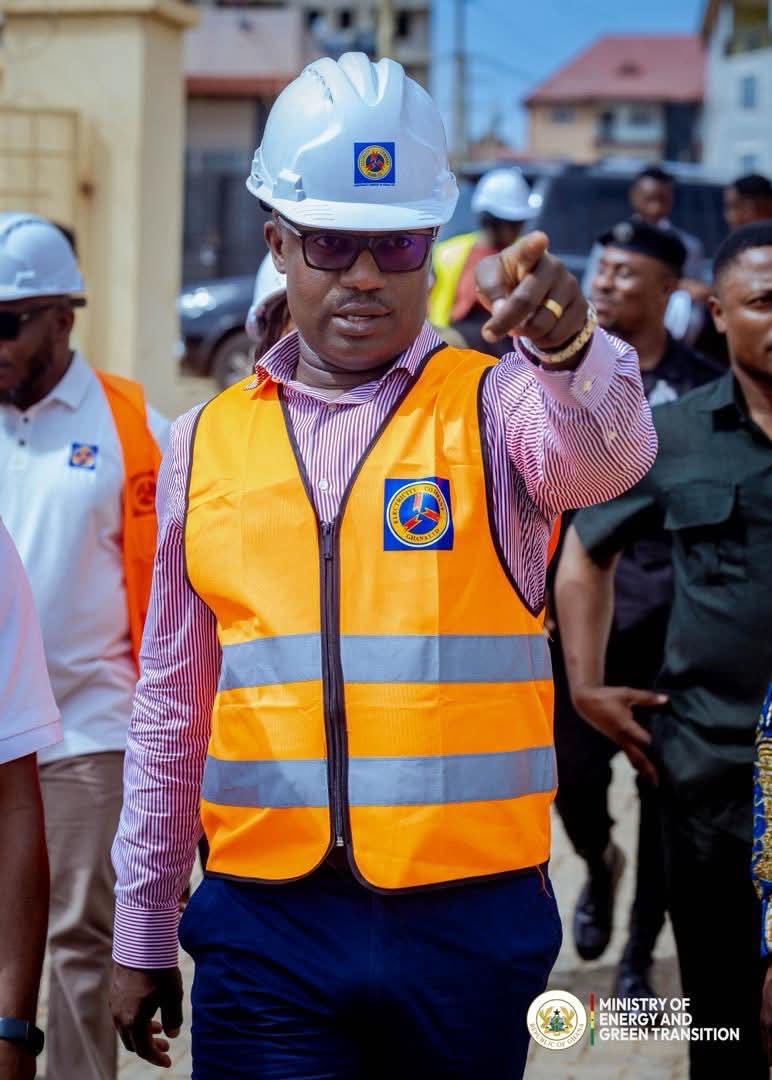 aristotledada's tweet photo. Breaking news 📰 🚨 

Minister for Energy and Green Transition Hon.John Jinapor @JohnJinapor has asked the CEO of GRIDCo  to step aside pending investigations into fire incident at Akosombo power control center.

Also, there has been a major shake up in the leadership of the ECG in the Ashanti Region.

At 2pm tomorrow, Minister for Energy and Green Transition, Hon John Jinapor, will hold a major briefing on recent developments in electricity distribution.

Now we’re talking. Heads must ROLL 👏🏾🤝