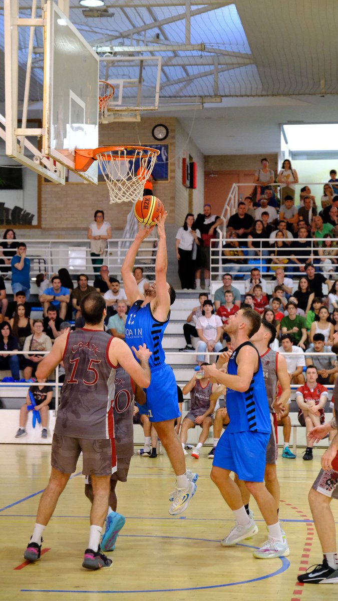 ¡TENEMOS CAMPEÓN! 🏆
Final de infarto en el Polideportivo de Noain. 🔴¡Directo desde el Polideportivo de Noain! 🏀 El CBASK se corona campeón en esta apasionante Final Four de la Segunda División Masculina.
CB NOAIN 64
CBASK 77