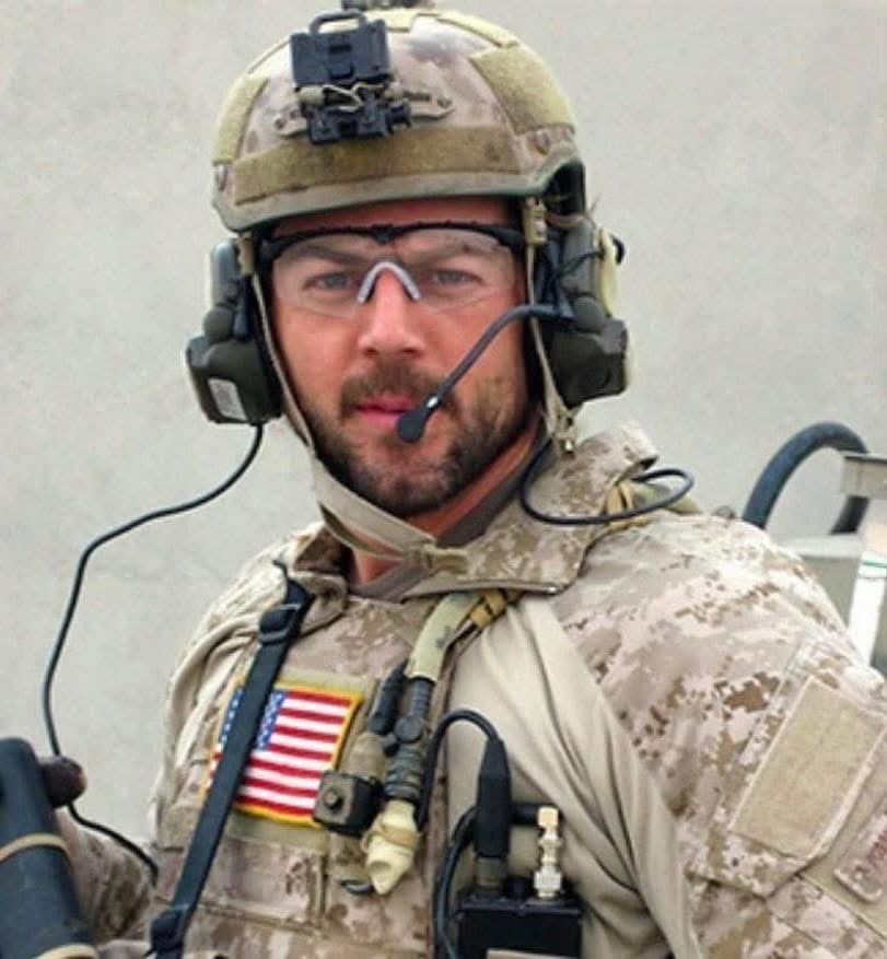 SoldiersWhisper's tweet photo. 🇺🇸 Senior Chief Special Warfare Operator Collin Thomas led his team on a mission when they came under fire from the Taliban hiding in a tree line. 

Thomas left his covered position and led his team to assault the enemy. He located an enemy fighter in a trench and charged the enemy before he could bring his weapon to bear on Thomas's team. Thomas moved through machine gun fire and killed the enemy but was mortally wounded in the process. His actions saved the rest of his team from imminent danger and enabled them to complete the mission. 

For his heroism and sacrifice, Thomas was posthumously awarded the Silver Star. Thomas served 9 combat deployments with the SEALs, also earning 3 Bronze Stars with "V", and a Purple Heart.

#Military #SEAL #HonorThem
🕊�� #RIP
￼