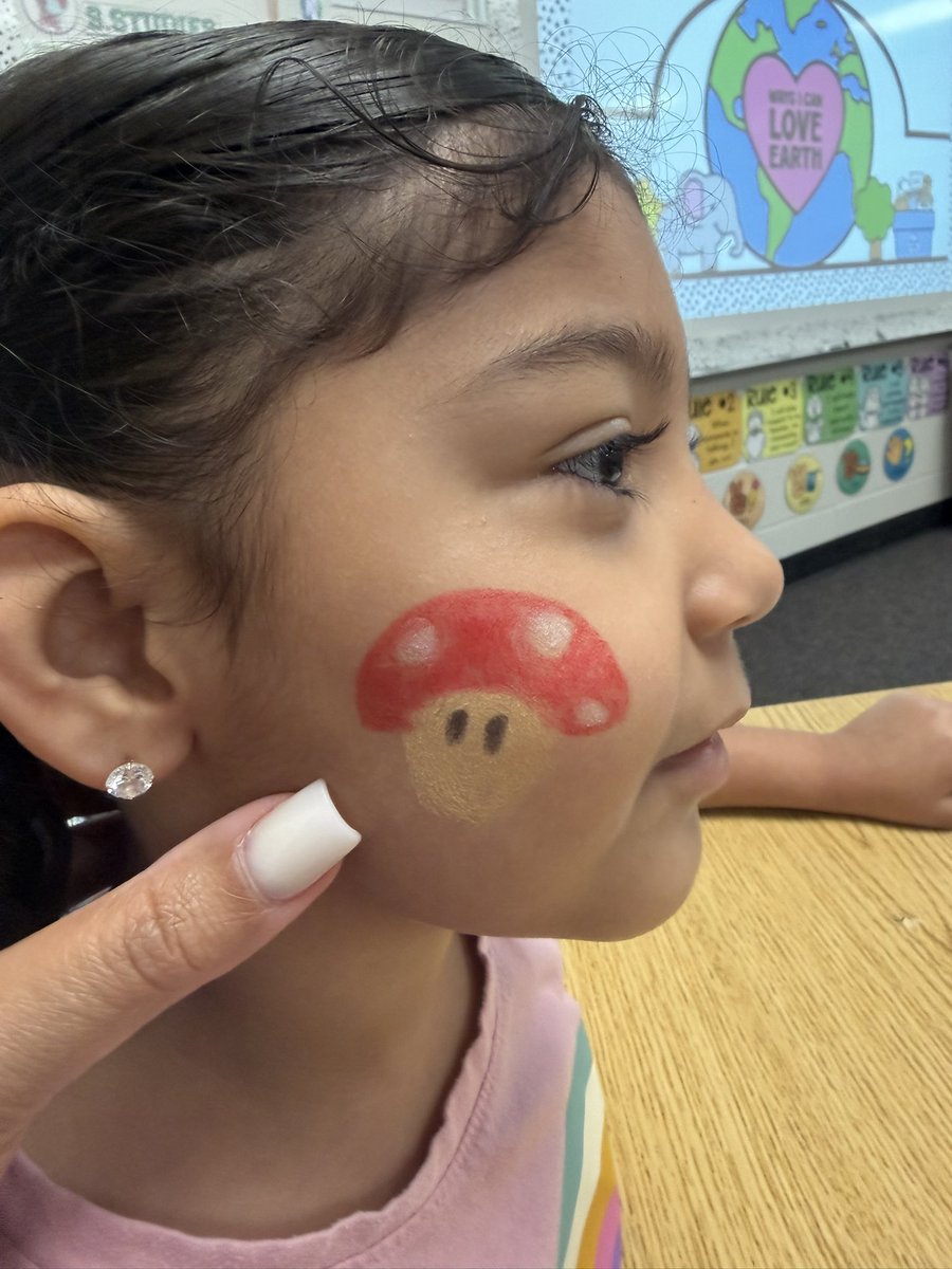 lwmslaing's tweet image. #ABCcountdown Letter F – Face Painting Day | Smiles were extra colorful for Face Painting Day! 🎨
Our little artists turned into butterflies, superheroes, and more—so much creativity in one room!#FacePaintingDay #CreativeExpression #KindergartenFun