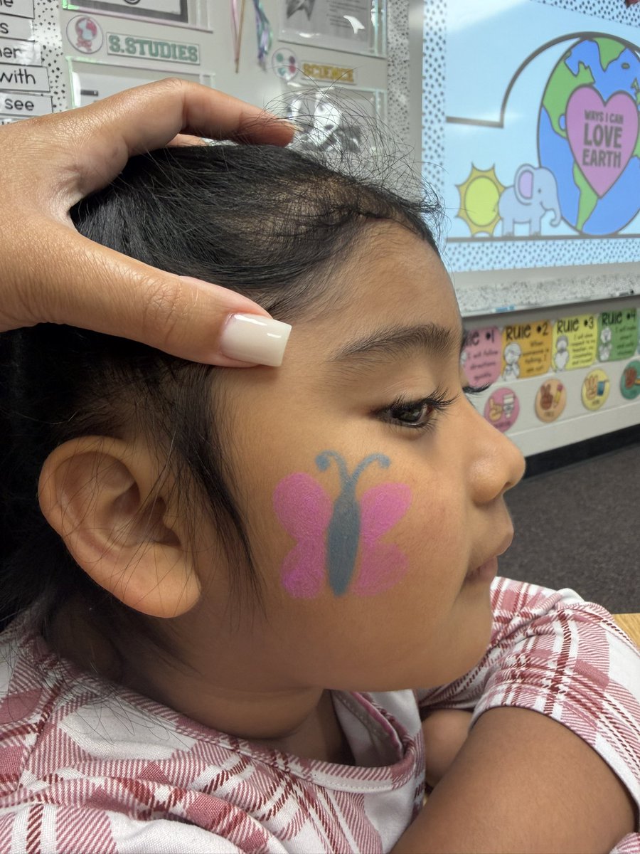 lwmslaing's tweet image. #ABCcountdown Letter F – Face Painting Day | Smiles were extra colorful for Face Painting Day! 🎨
Our little artists turned into butterflies, superheroes, and more—so much creativity in one room!#FacePaintingDay #CreativeExpression #KindergartenFun