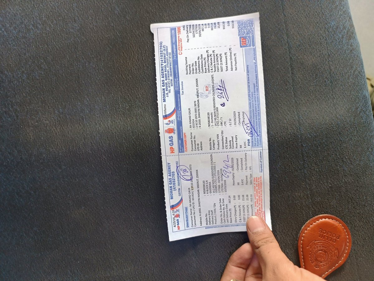 shivankgaur04's tweet image. @HPCL @hpgasservices 15 दिनों से गैस सिलेंडर का रिफिल नहीं मिला है, बार-बार शिकायत के बावजूद कोई सुनवाई नहीं हो रही। कृपया तुरंत डिलीवरी सुनिश्चित करें—इस लापरवाही से काफी परेशानी हो रही है स्टाफ परेशान कर रहा है।
Agency - Mohan Gas Agency Meerut 
#LPG #Complaint